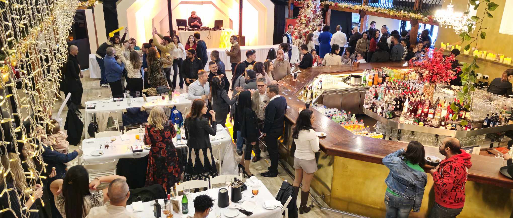 钱能钱包化学马耳他子公司ACL 与 A2W 举办圣诞晚会